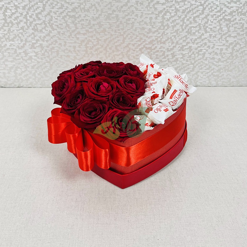 Цветы в коробке, розы